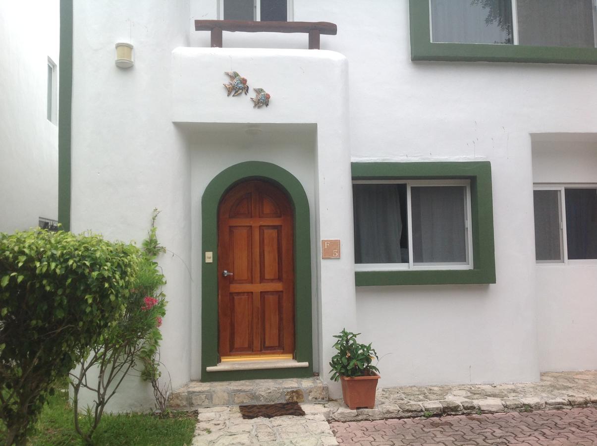 Casa Pili Bed & Breakfast Плая дел Кармен Екстериор снимка