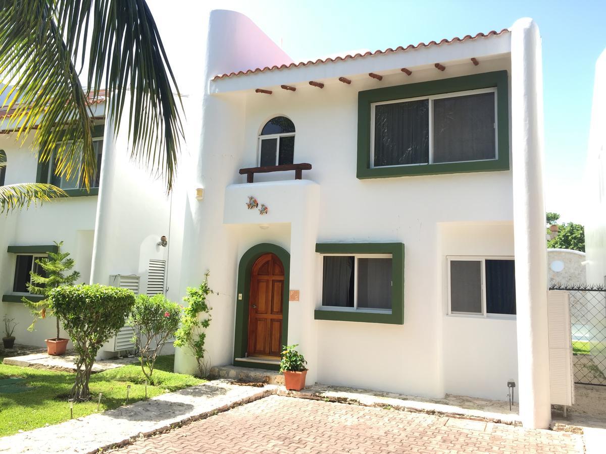Casa Pili Bed & Breakfast Плая дел Кармен Екстериор снимка