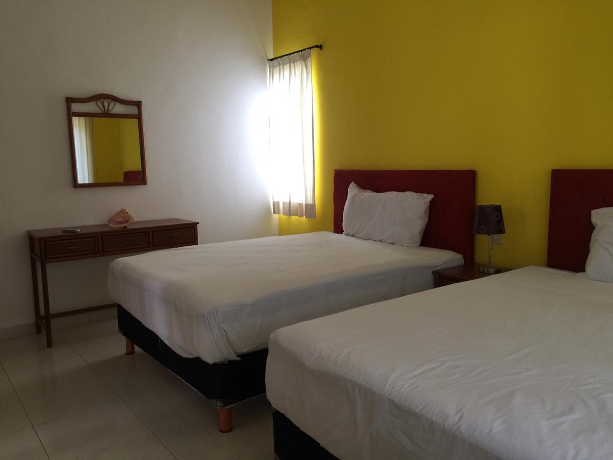 Casa Pili Bed & Breakfast Плая дел Кармен Екстериор снимка