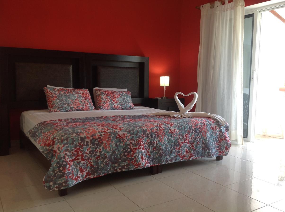 Casa Pili Bed & Breakfast Плая дел Кармен Екстериор снимка