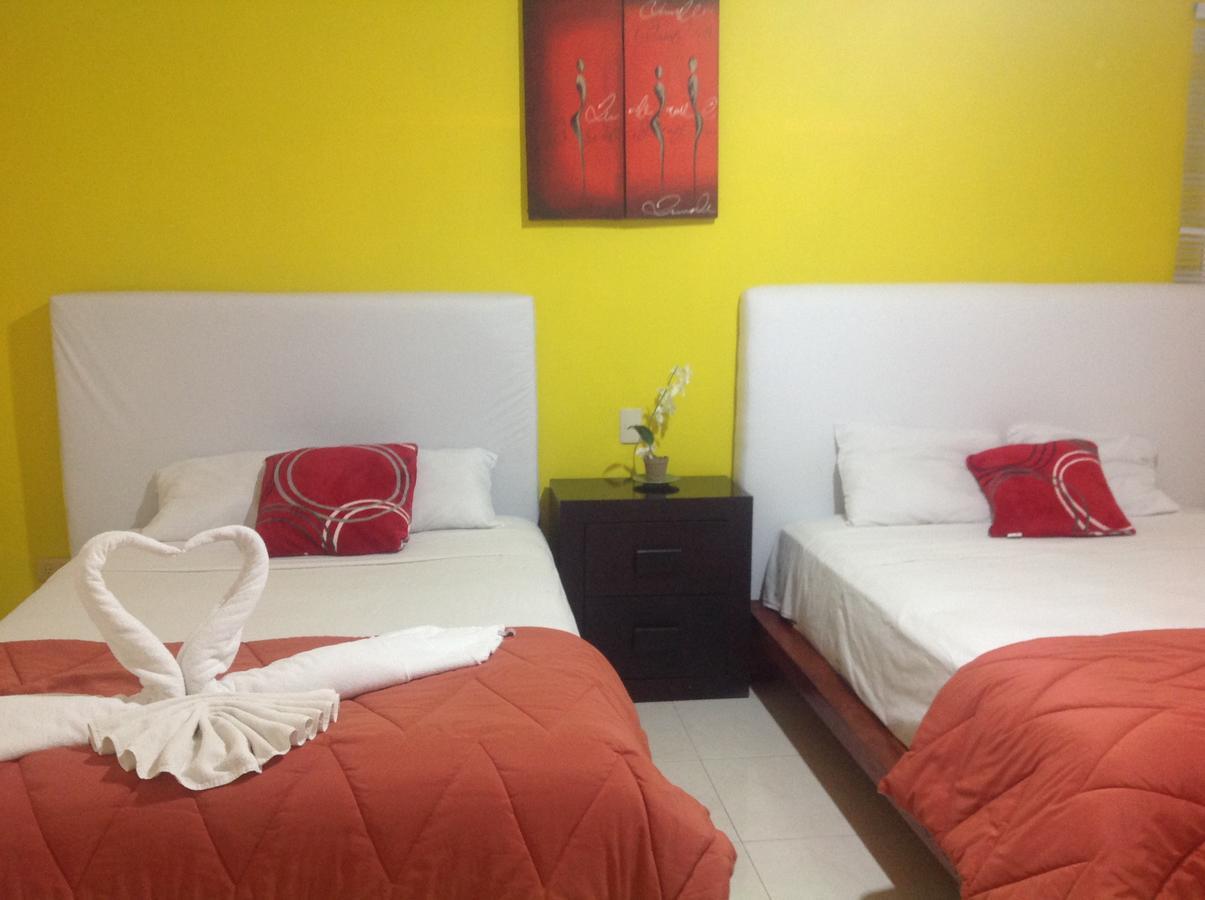 Casa Pili Bed & Breakfast Плая дел Кармен Екстериор снимка